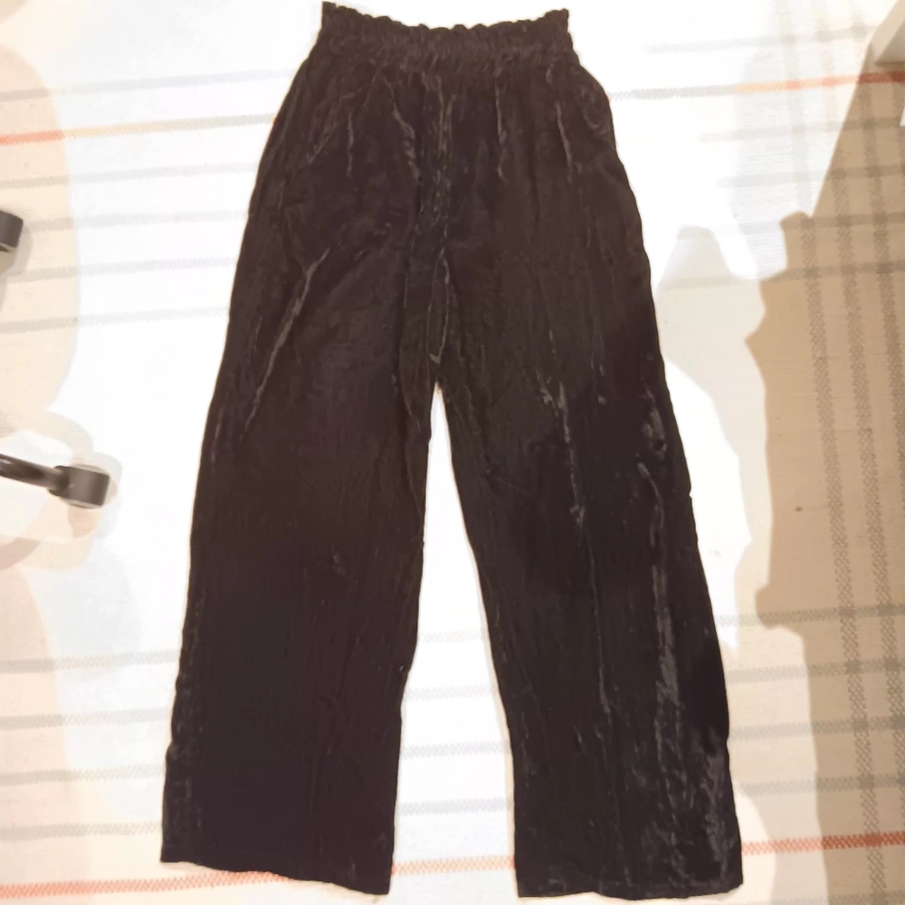Black Velvet Wide-Leg Pants!!!